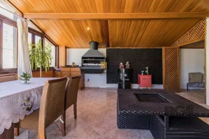 Cobertura no bairro Santo Antônio de 2 dormitórios e 2 vagas