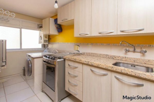 Apartamento 2 dorms, 1 vaga de garagem, à venda Rua Mura, Guarujá - Porto Alegre