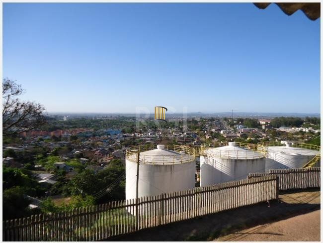 Casa para Venda - 100m², 3 dormitórios, sendo 1 suites, 3 vagas - Morro Santana