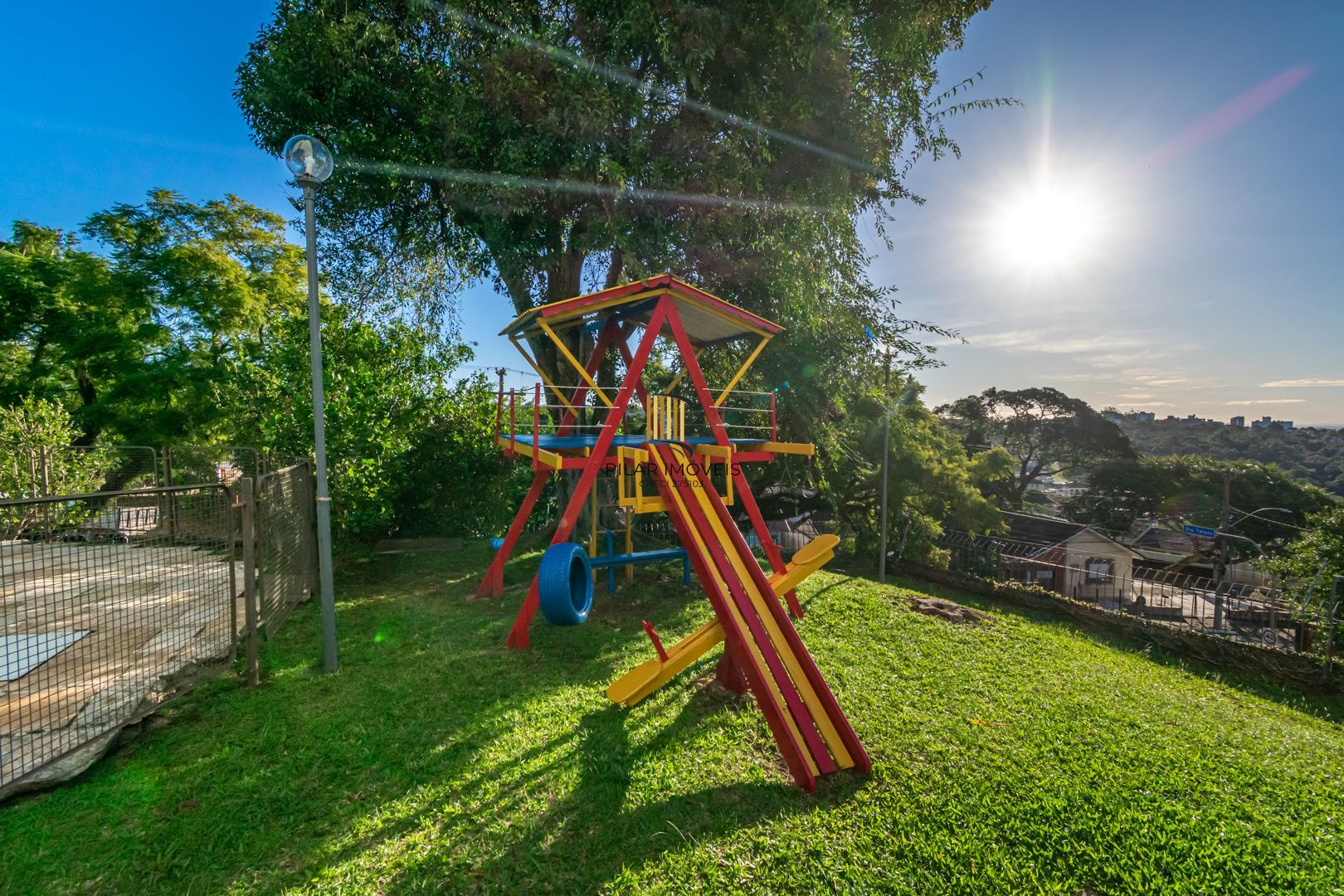 OCASIÃO 3 dormitórios, suíte e vaga, 106m² privativos, por R$ 400 mil