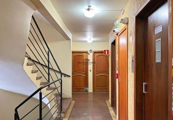 Apartamento no bairro Santana de 3 dormitórios e vaga DESOCUPADO