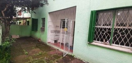 Apartamento no bairro Teresópolis de 1 dormitório térreo com pátio