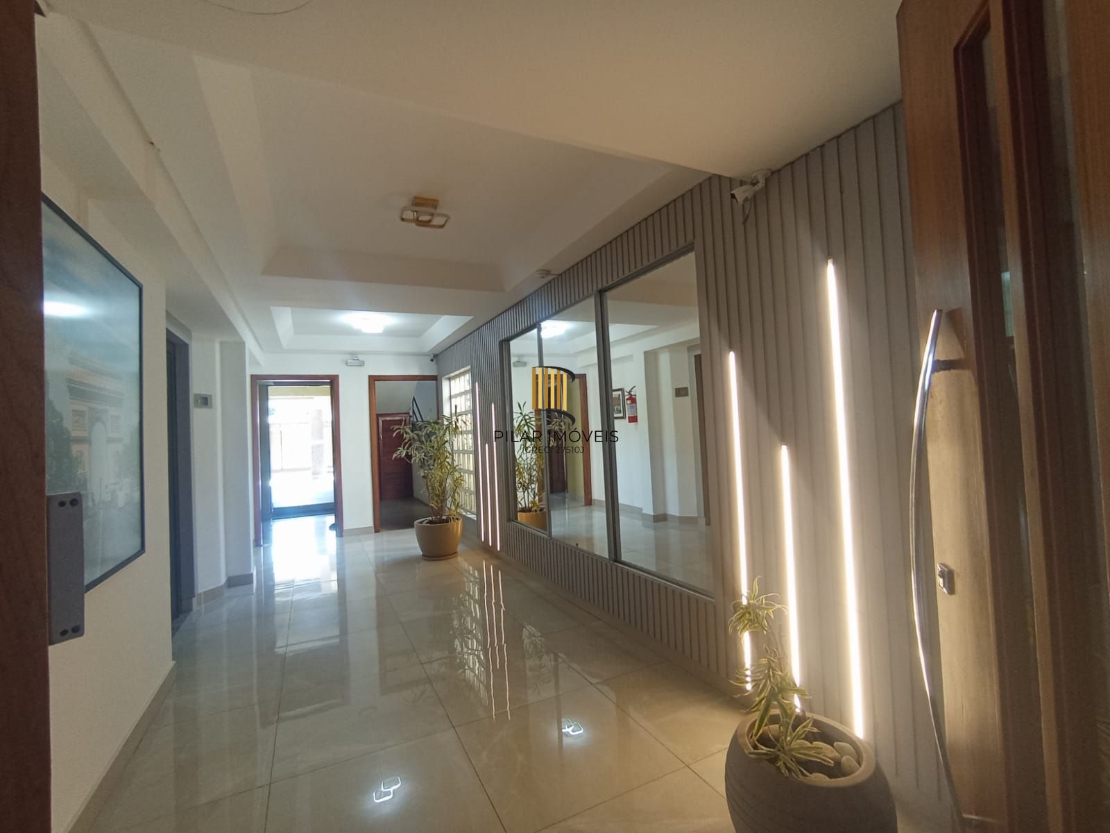 Apartamento no bairro Teresópolis de 2 dormitórios e vaga DESOCUPADO