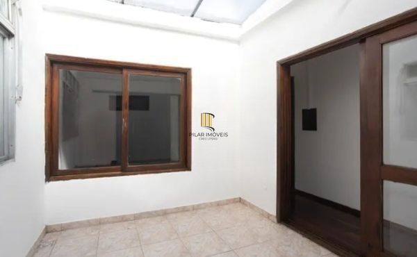 Prédio comercial no bairro Vila Jardim com 550m²