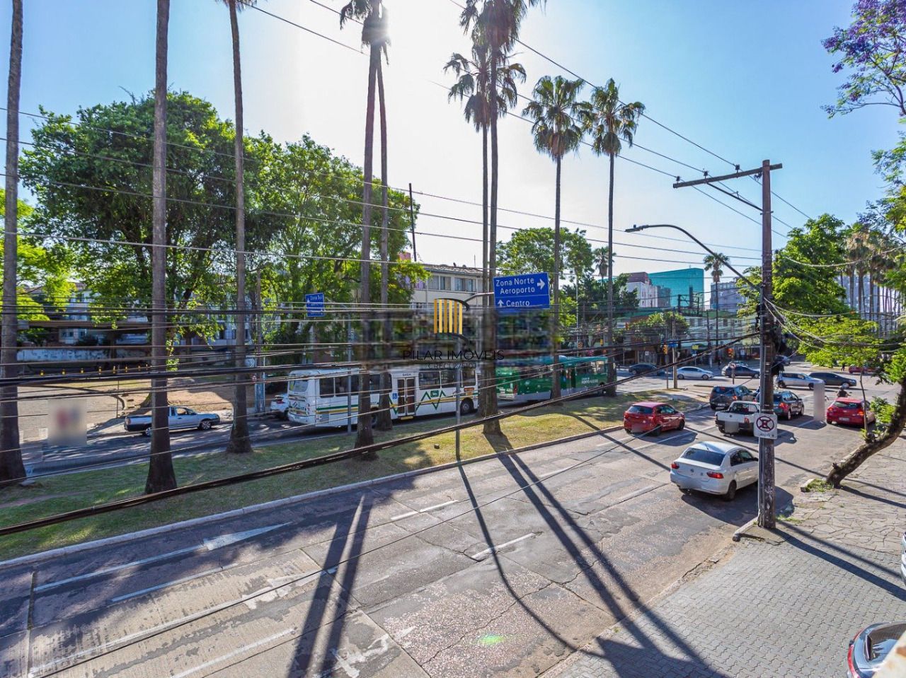 Sobrado 4 dormitórios no bairro Farroupilha