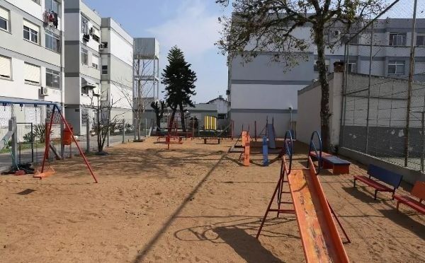 Apartamento no Camaquã de 3 dormitórios