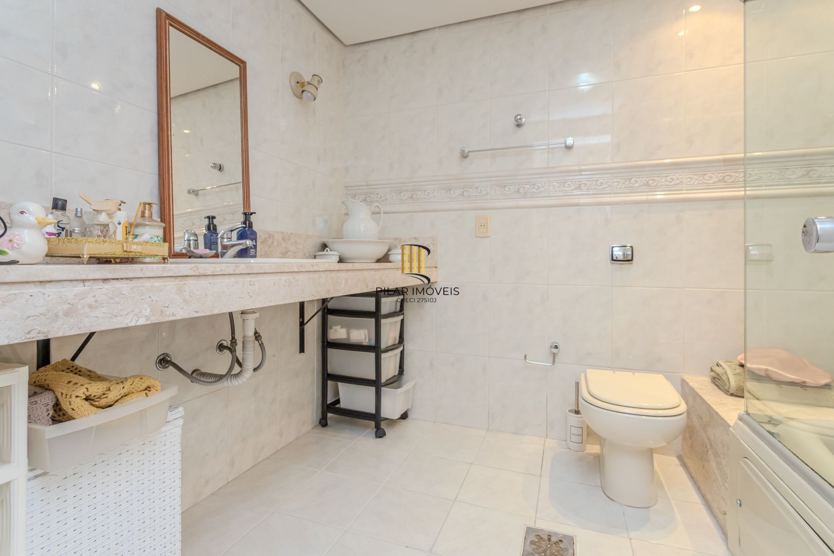 oportunidade, 217m² privativos, 2 vagas e depósito. Apenas R$ 880 mil