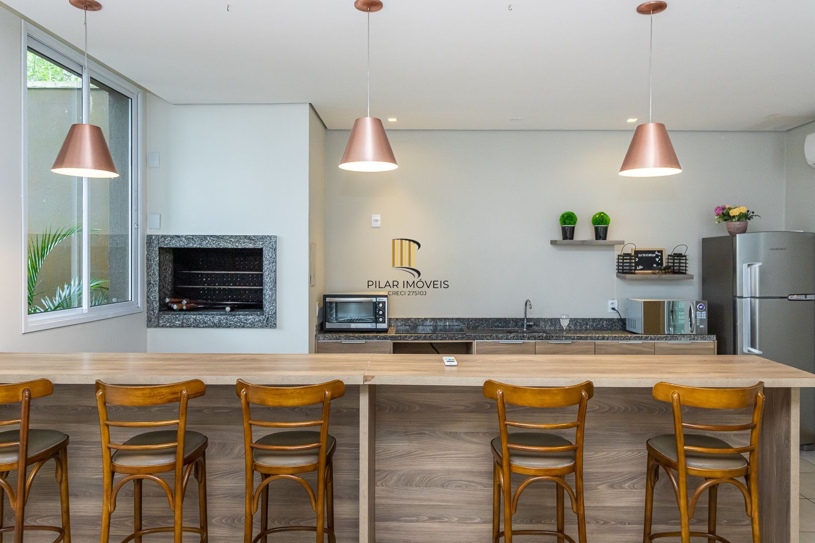 Apartamento no bairro Teresópolis de 2 dormitórios vaga e infra