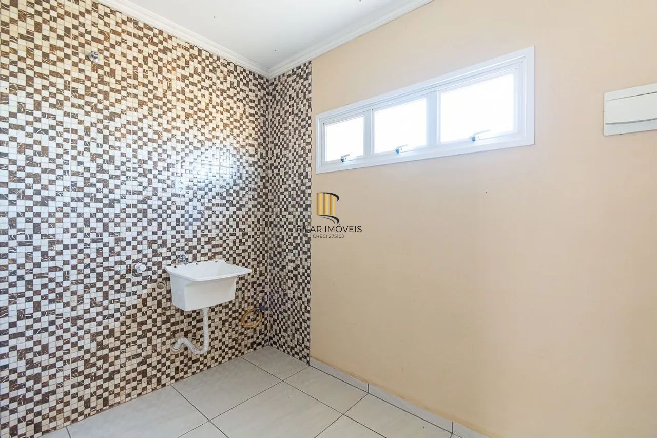 Casa 2 dormitórios no bairro Parque dos Anjos