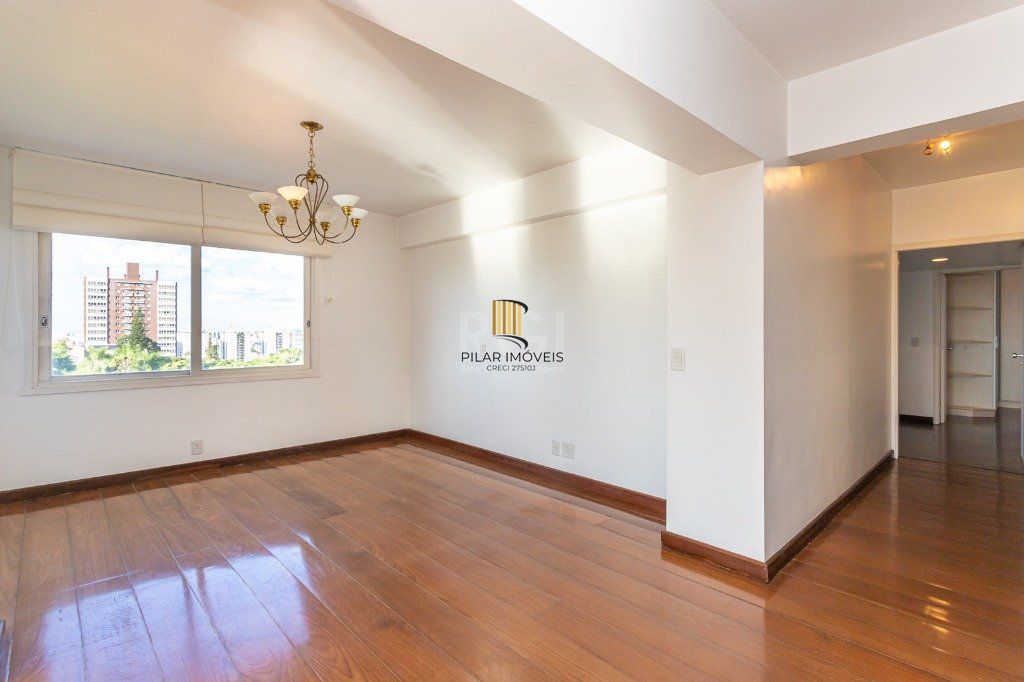 Apartamento no bairro Higienópolis com 190m² de 3 dormitórios e 2 vagas