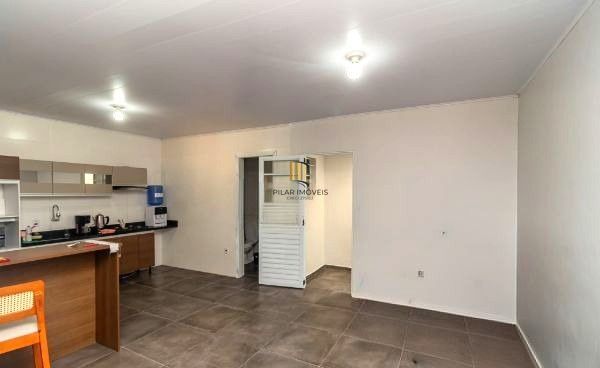 Casa no bairro Jardim Carvalho de 2 dormitórios e amplo pátio