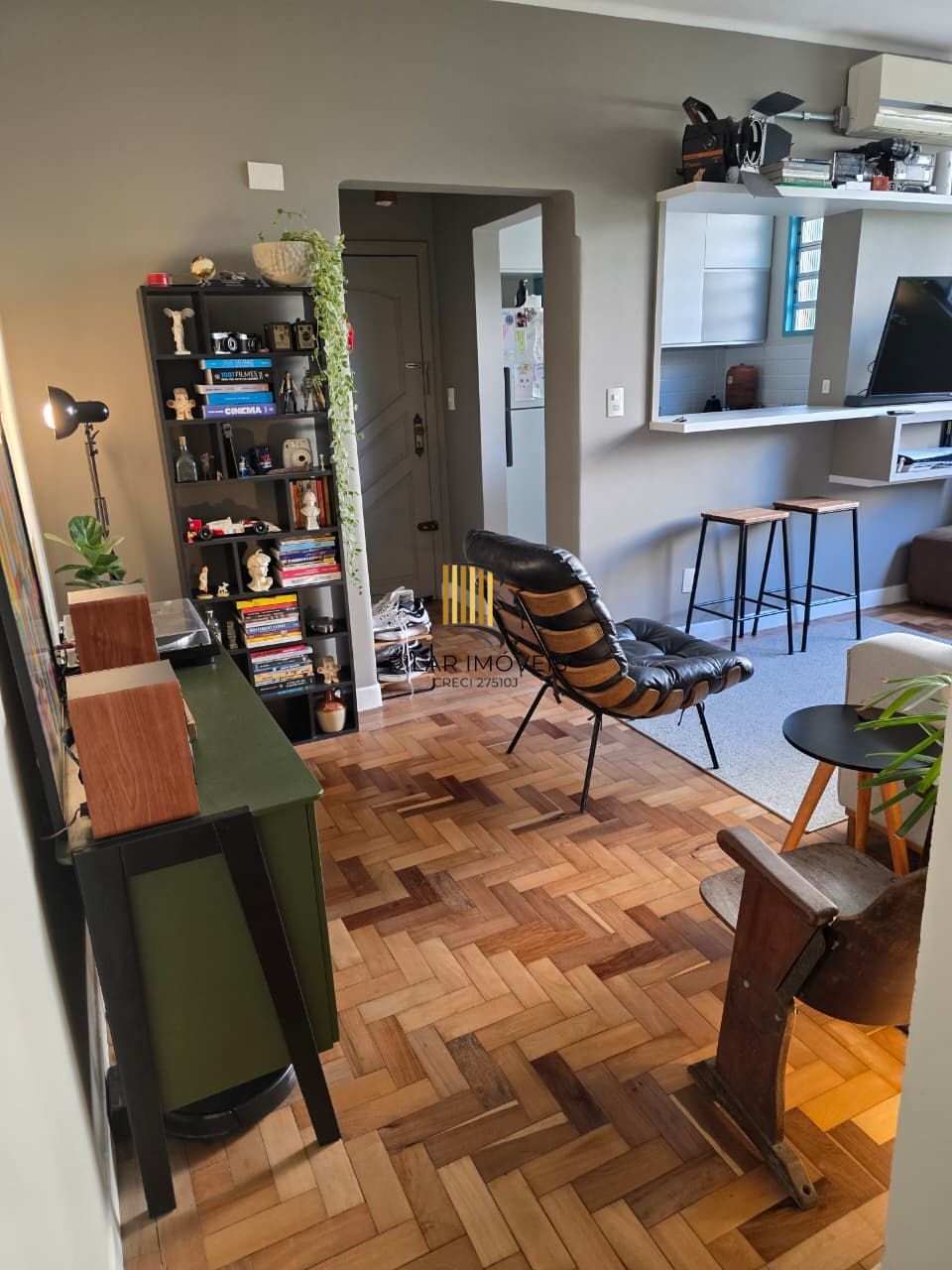 Apartamento no Centro reformado semi mobiliado de 1 dormitório