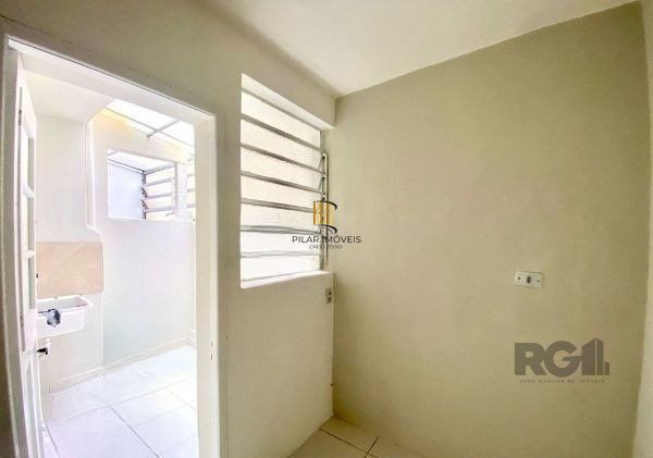 Apartamento no Praia de Belas de 2 dormitórios DESOCUPADO