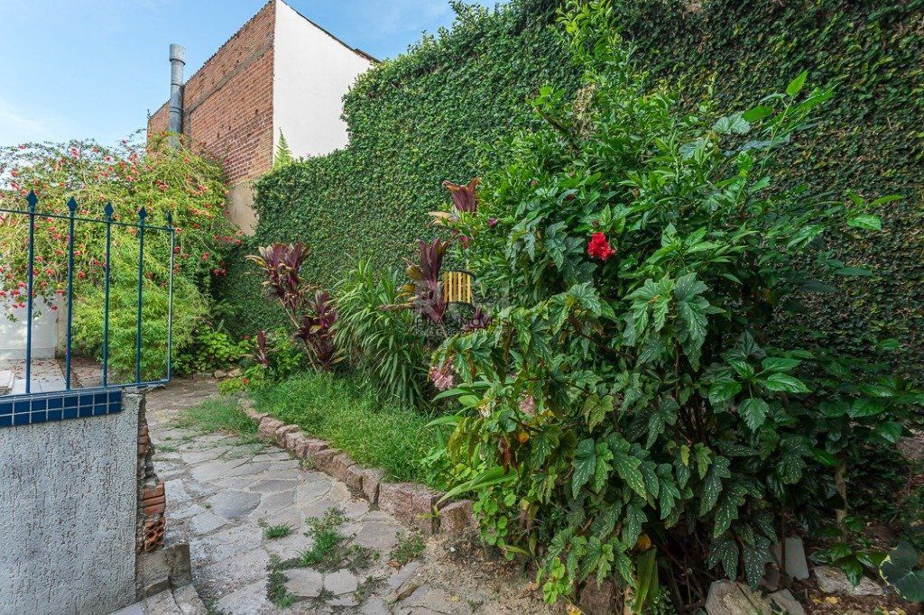 Apartamento para Venda - 65.61m², 2 dormitórios, Petrópolis