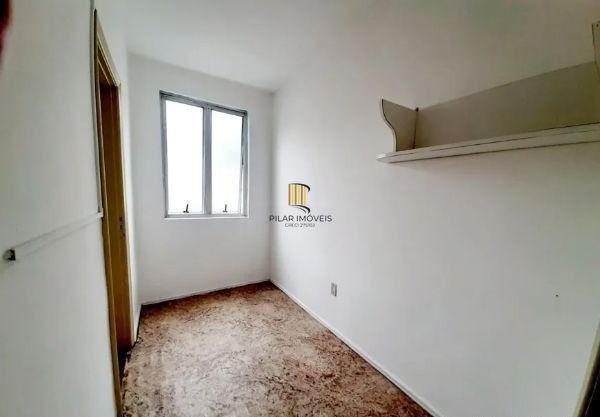 Apartamento no Petrópolis de 3 dormitórios e 2 vagas