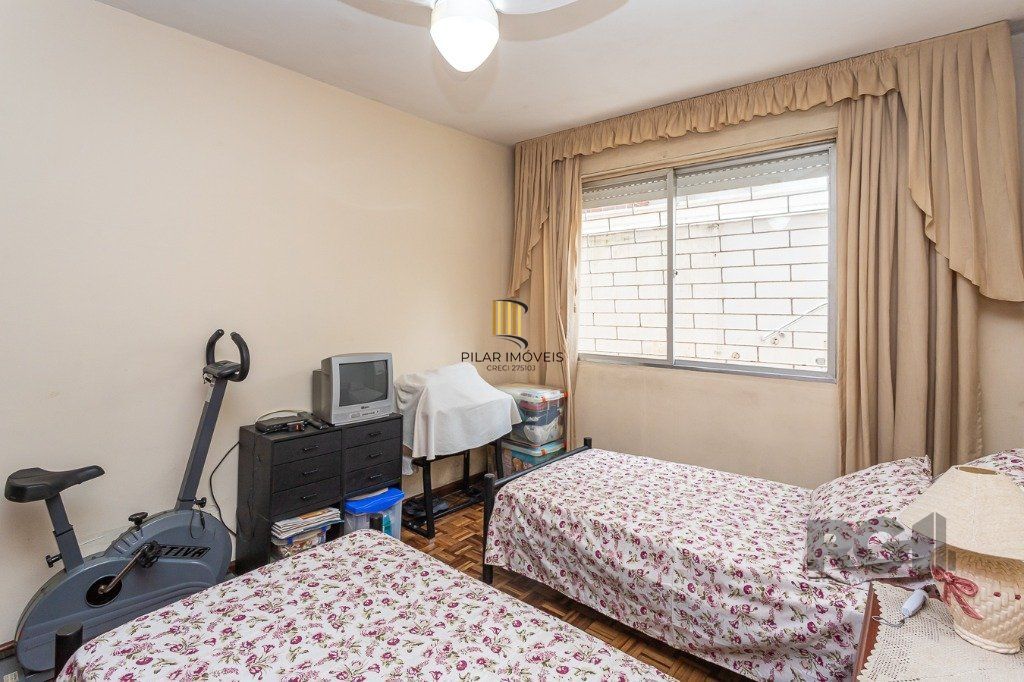 Apartamento de  2 dormitórios no Petrópolis térreo
