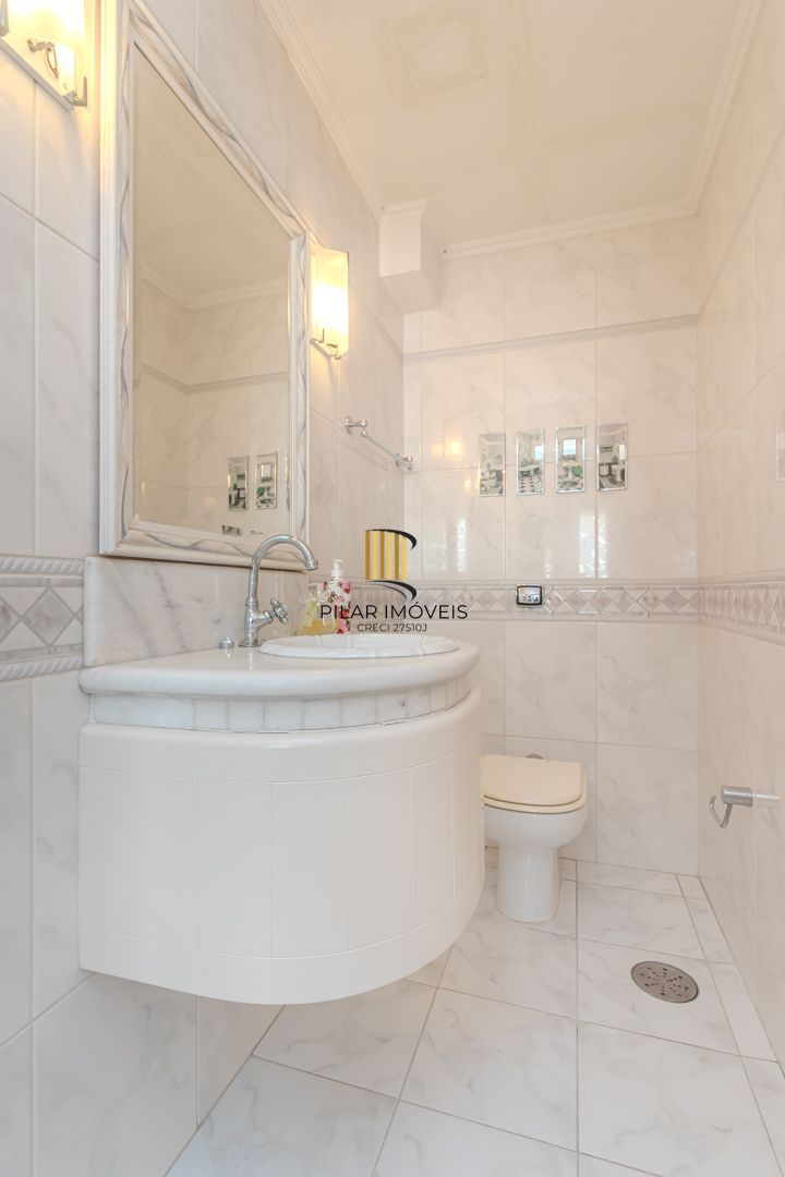 oportunidade, 217m² privativos, 2 vagas e depósito. Apenas R$ 880 mil