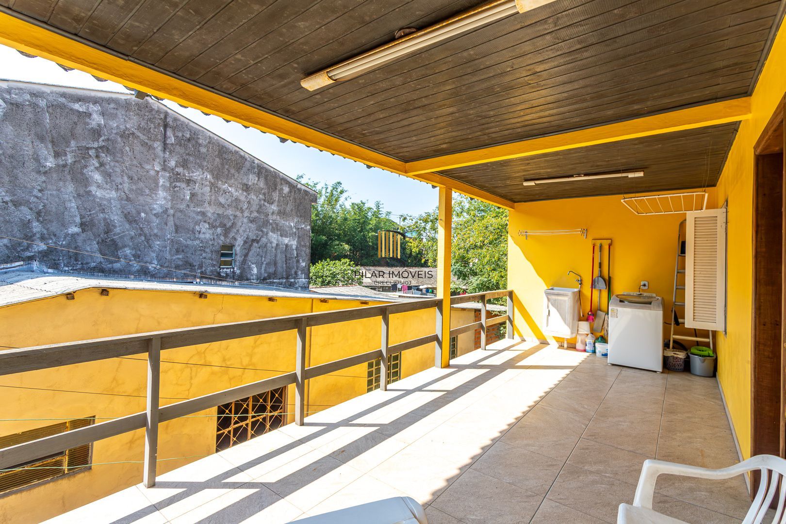 Casa sobrado em Viamão com loja e apartamento