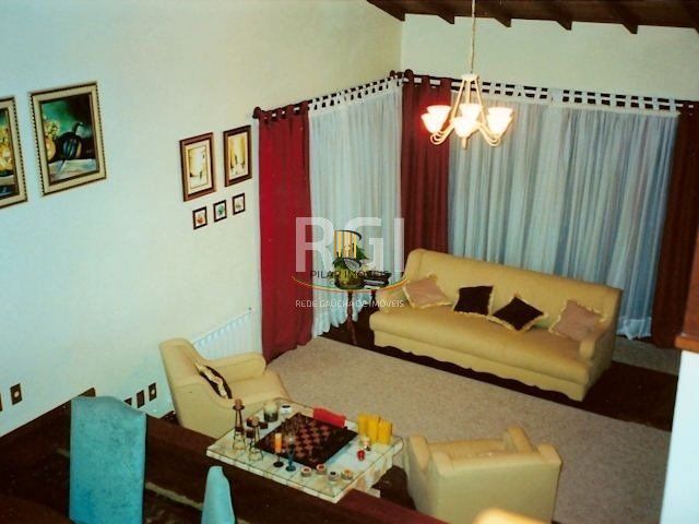 Casa em Gramado de 4 dormitórios e  4 vagas