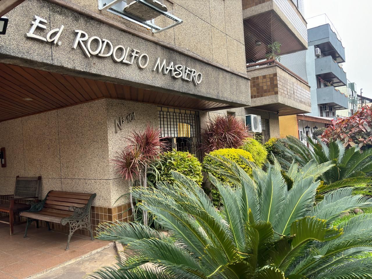 Apartamento no Jardim Botânico de 2 dormitórios térreo