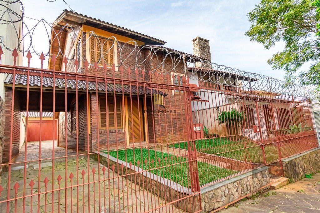 Casa sobrado na zona norte de 3 dormitórios 3 vagas e piscina
