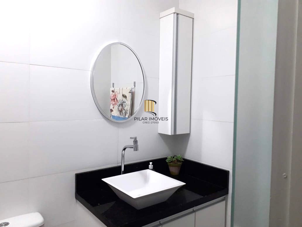 Apartamento MOBILIADO de 1 dormitório no bairro Vila Ipiranga Desocupado