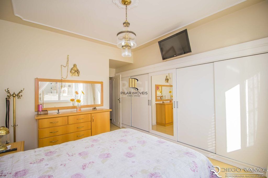 Apartamento para Venda - 207.97m², 4 dormitórios, sendo 1 suites, 1 vaga - Moinhos de Vento