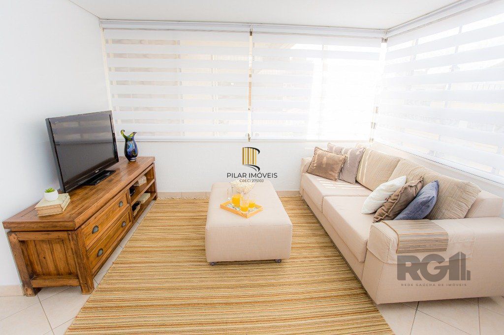 Cobertura no Jardim Planalto, de 3 dormitórios e 2 vagas com 260m²