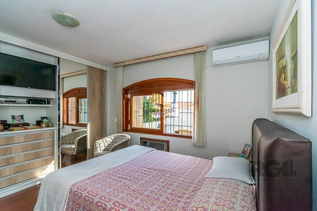 Casa 4 Dormitório(s) Bairro Jardim Planalto