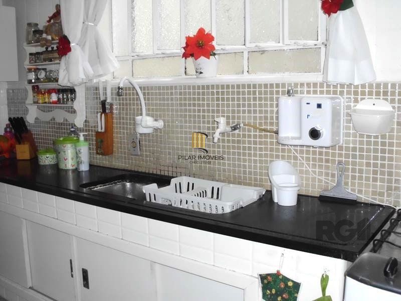 Casa sobrado no bairro Higienópolis de 3 dormitórios e 2 vagas