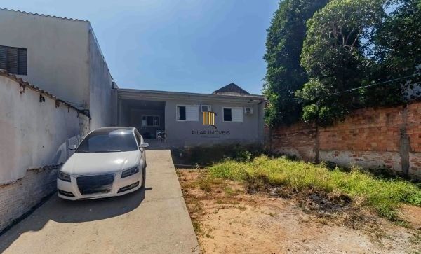 Casa no bairro Jardim Carvalho de 2 dormitórios e amplo pátio