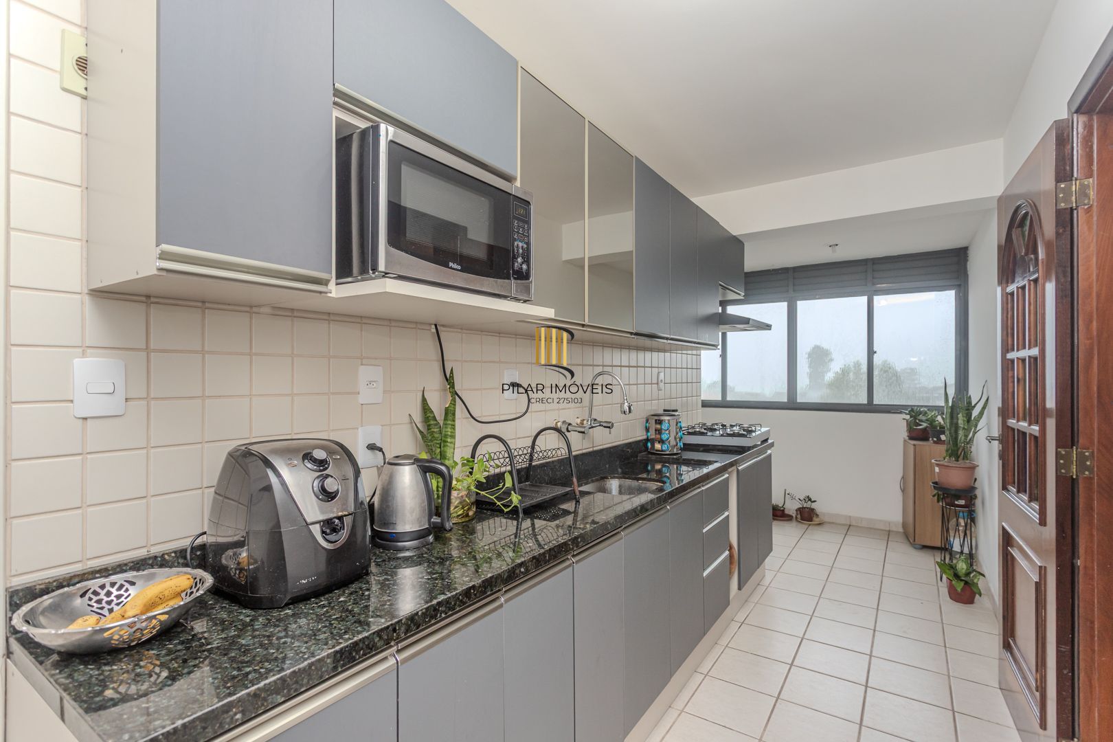 OCASIÃO 3 dormitórios, suíte e vaga, 106m² privativos, por R$ 400 mil