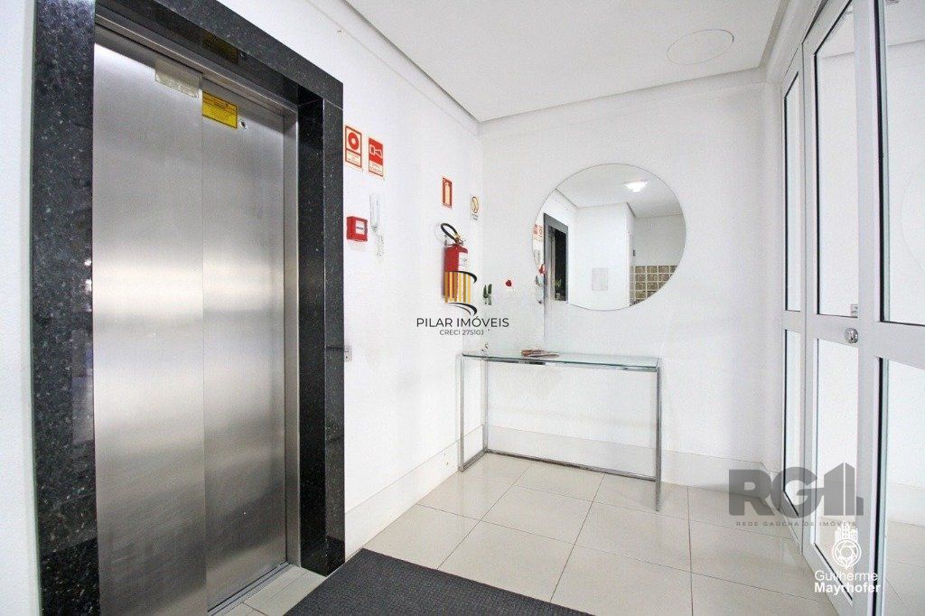 Apartamento no Condomínio Park Plaza de 2 dormitórios e vaga