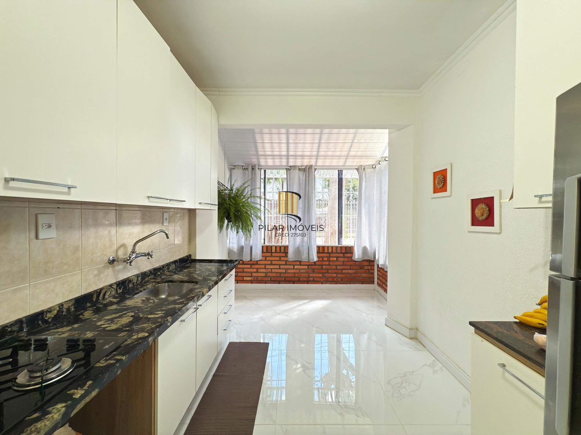 Casa 3 dormitórios no bairro Medianeira