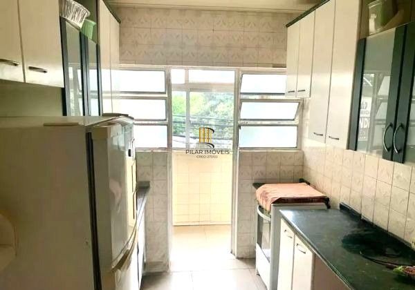 Apartamento no Petrópolis de 2 dormitórios e 2 vagas