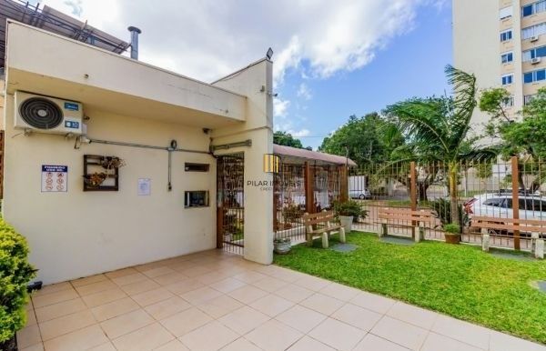 Apartamento no Sarandi de 2 dormitórios e vaga semi mobiliado DESOCUPADO