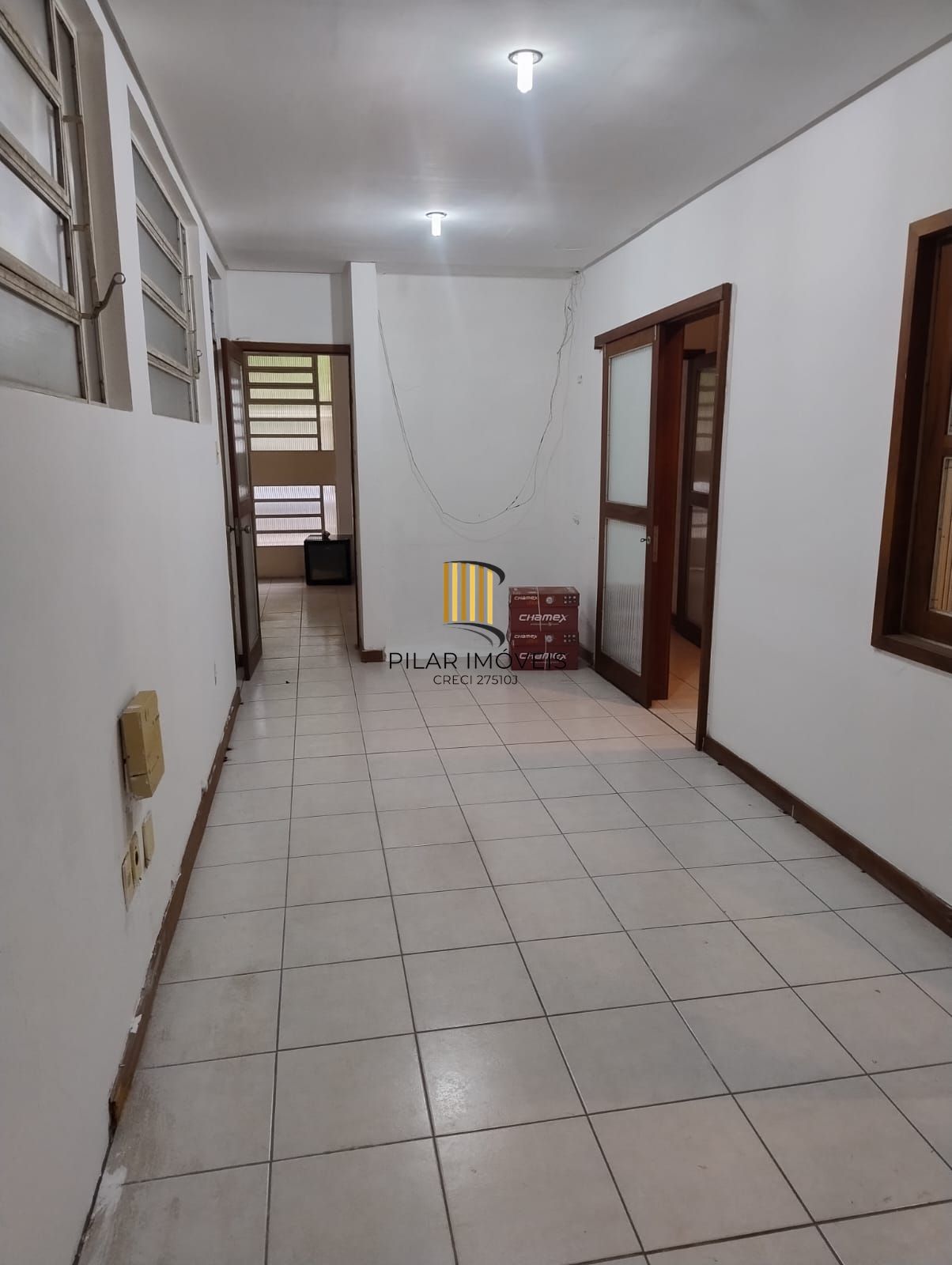 CASA MISTA COMERCIAL NO TÉRREO E RESIDENCIAL EM CIMA