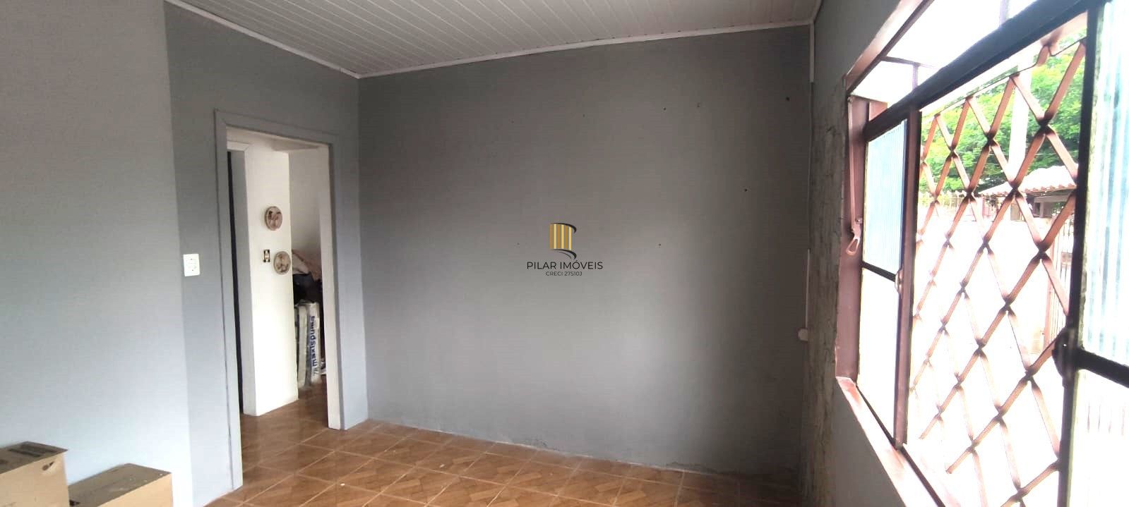 Casa no Sarandi de 2 dormitórios e pátio com piscina