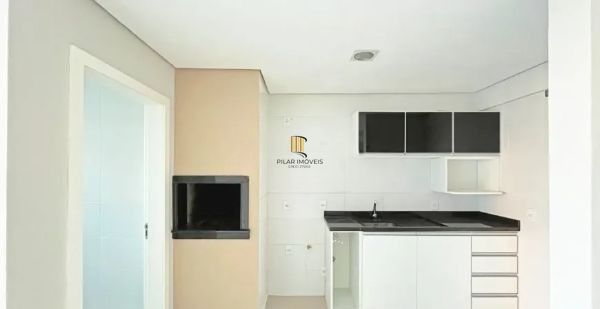 Apartamento no bairro Vila Ipiranga de 2 dormitórios e 2 vagas