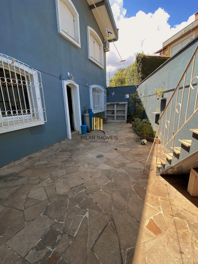 Casa no Teresópolis de 4 dormitórios e 4 vagas