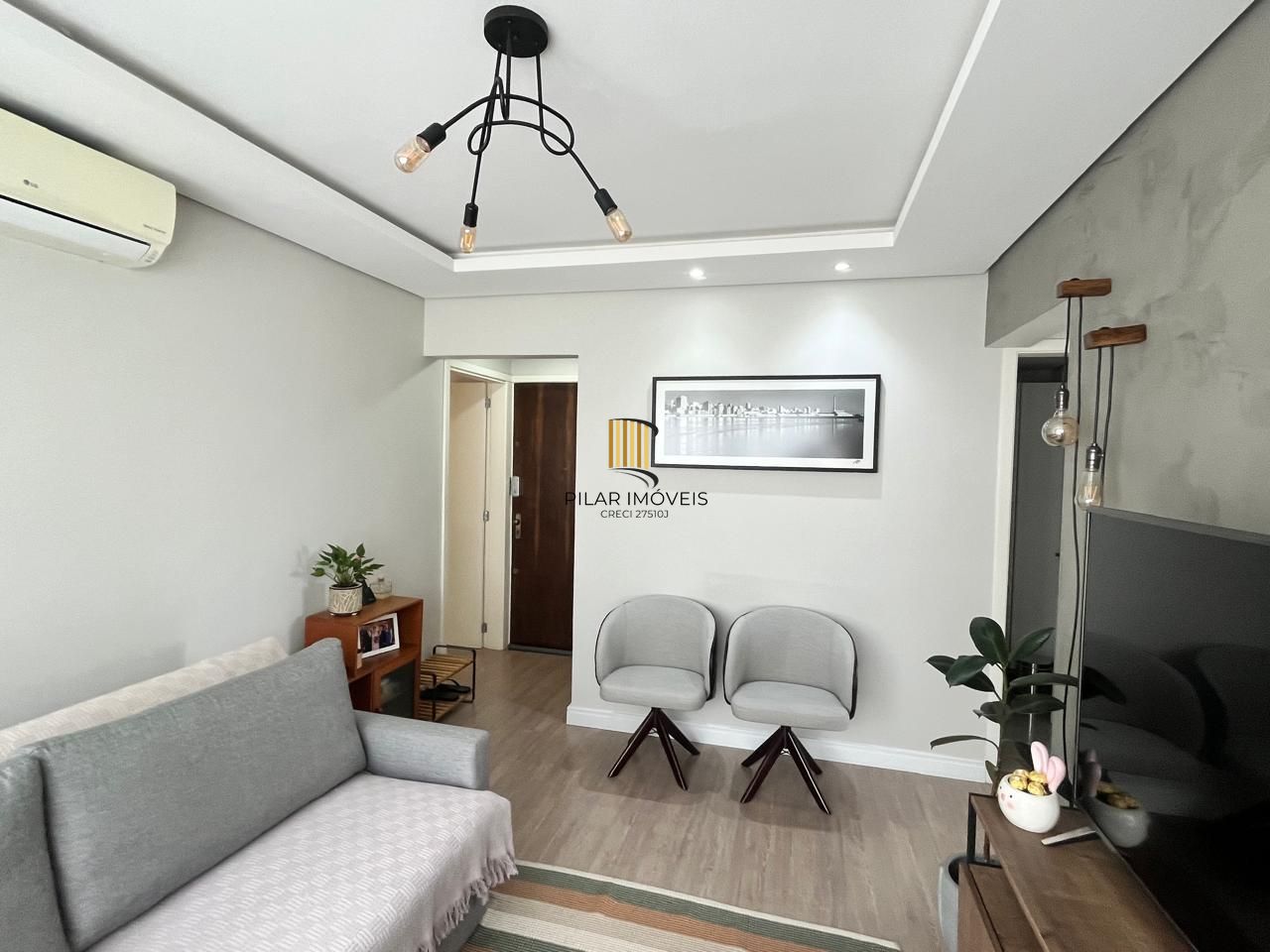 Apartamento 2 dorm. + Dependência no Menino Deus