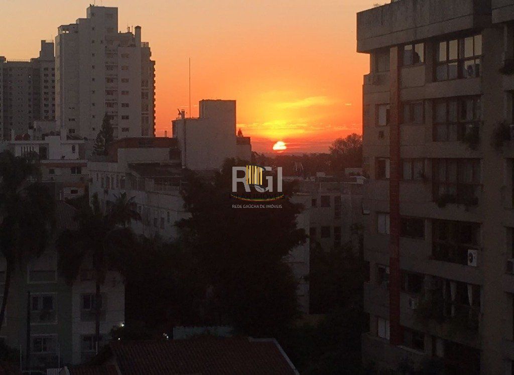 Cobertura para Venda - 255.99m², 5 dormitórios, sendo 1 suites, 2 vagas - Menino Deus