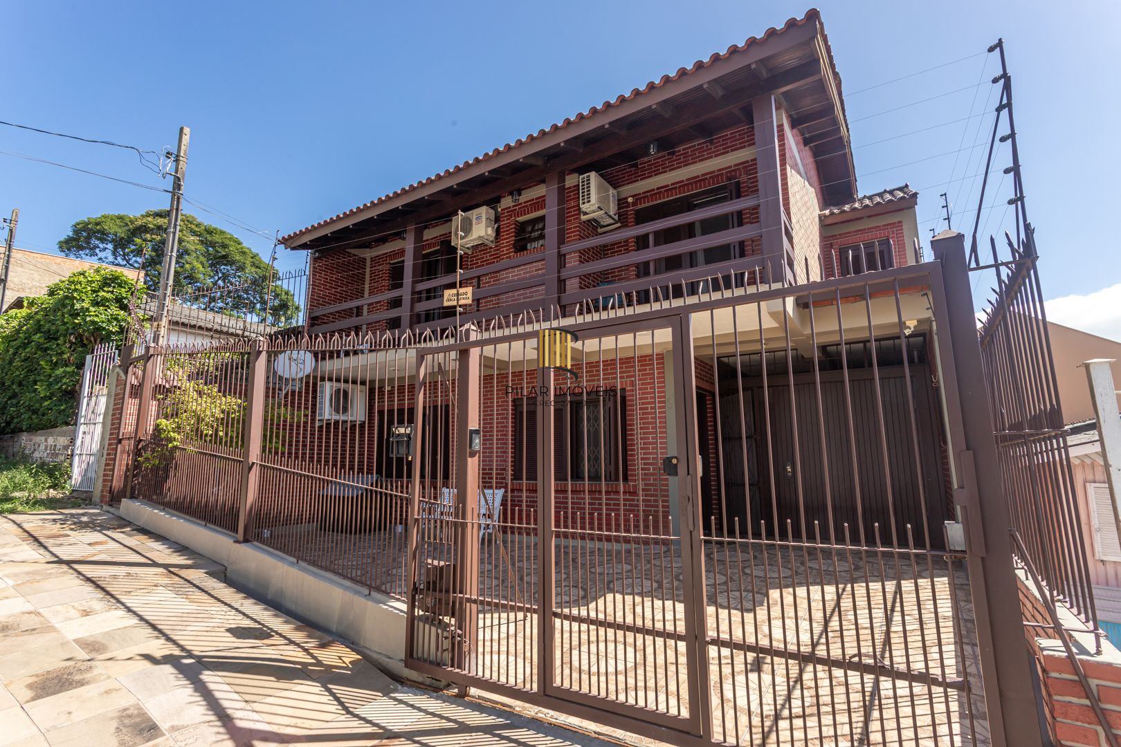 Casa 3 dormitórios no bairro Camaquã