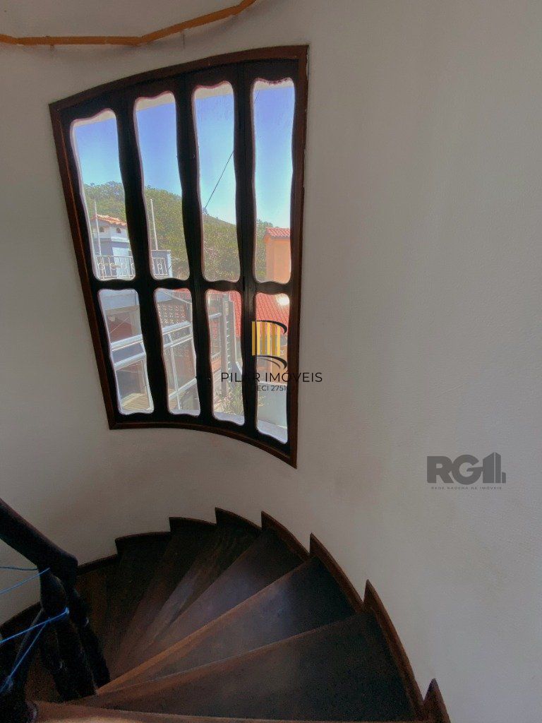 Casa no Teresópolis de 4 dormitórios e 4 vagas