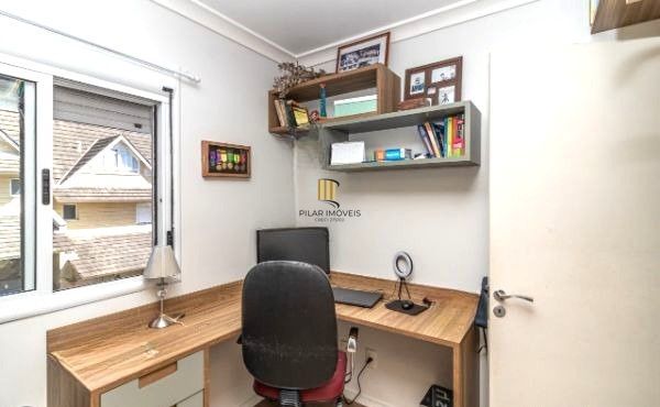 Sobrado condomínio no bairro Teresópolis de 4 dormitórios 2 vagas e infra