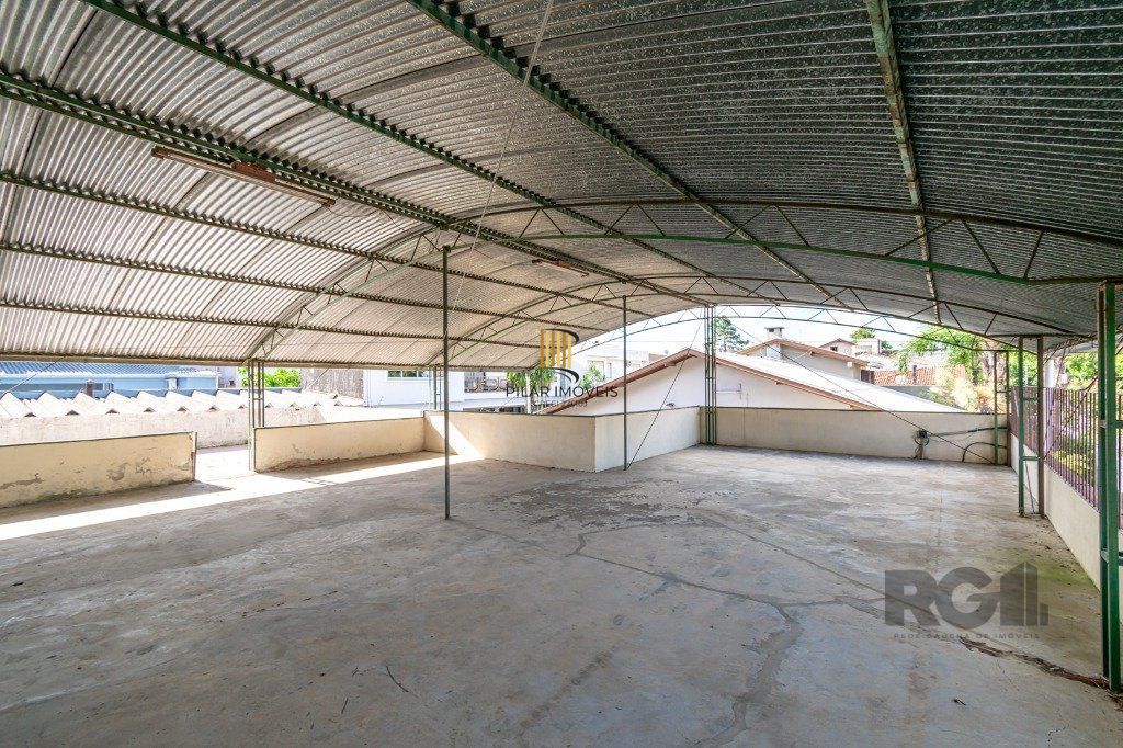Casa no Sarandi de 2 dormitórios e 2 vagas