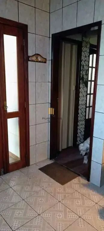 Casa 3 dormitórios no bairro Jardim Algarve