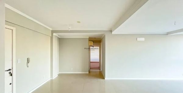 Apartamento no bairro Vila Ipiranga de 2 dormitórios e 2 vagas