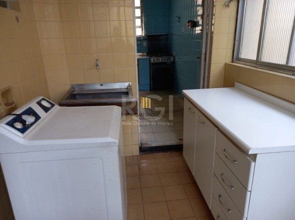 Apartamento no Bom Fim de 3 dormitórios frente com 103m²