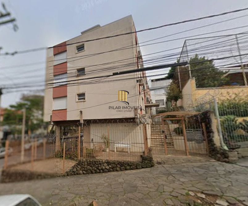 Apartamento no Petrópolis de 2 dormitórios e 2 vagas